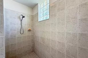 9011 Province St, Sarasota, FL 34240 - Photo 17