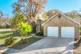 1040 Sawyers Ct, Lutz, FL 33559 - Photo 11