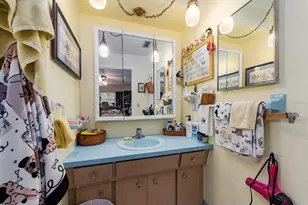 471 Sierra Circle E, Largo, FL 33770 - Photo 13