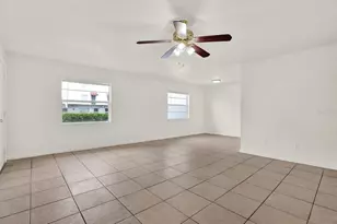9130 Tudor Dr, Tampa, FL 33615 - Photo 11