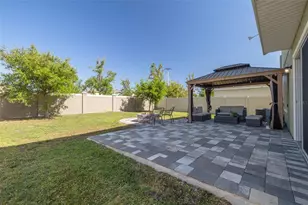 7518 Tuscan Bay Cir, Wesley Chapel, FL 33545 - Photo 19