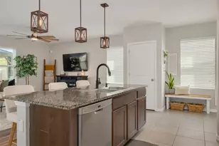 7518 Tuscan Bay Cir, Wesley Chapel, FL 33545 - Photo 9