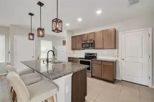 7518 Tuscan Bay Cir, Wesley Chapel, FL 33545 - Photo 11