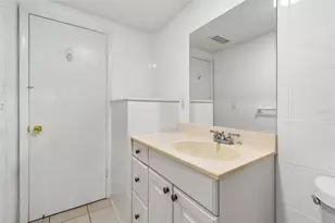 6705 Ralston Beach Cir, Tampa, FL 33614 - Photo 13