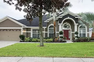 1032 Legends Pass Dr, Valrico, FL 33594 - Photo 1