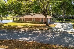 24180 Landing Dr, Lutz, FL 33559 - Photo 7