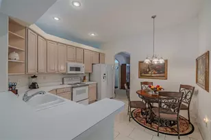 3732 Hollow Wood Dr, Valrico, FL 33596 - Photo 7