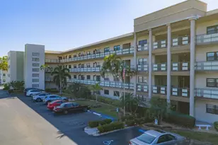 6080 80th St N, Saint Petersburg, FL 33709 - Photo 1