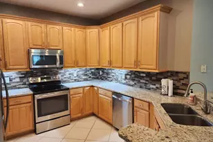 10115 Mowry Ln, Tampa, FL 33625 - Photo 5