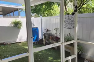 10115 Mowry Ln, Tampa, FL 33625 - Photo 19