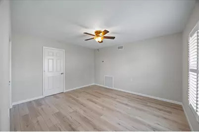 7886 9th Avenue S, Saint Petersburg, FL 33707 - Photo 27