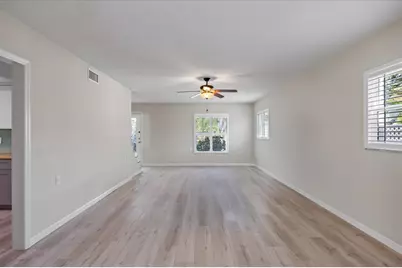 7886 9th Avenue S, Saint Petersburg, FL 33707 - Photo 11