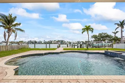 7886 9th Avenue S, Saint Petersburg, FL 33707 - Photo 5