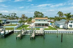 7886 9th Ave S, Saint Petersburg, FL 33707 - Photo 5