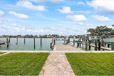 7886 9th Avenue S, Saint Petersburg, FL 33707 - Photo 7