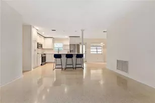 12902 Forest Hills Dr, Tampa, FL 33612 - Photo 7