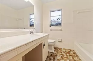 12902 Forest Hills Dr, Tampa, FL 33612 - Photo 19