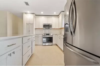 12902 Forest Hills Drive, Tampa, FL 33612 - Photo 9