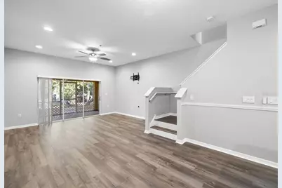 11231 Kapok Grand Circle, Saint Petersburg, FL 33708 - Photo 11