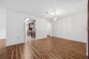 8140 Terrace Garden Dr N, Saint Petersburg, FL 33709 - Photo 11