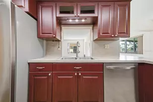 8140 Terrace Garden Dr N, Saint Petersburg, FL 33709 - Photo 13