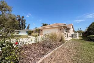 3339 Sheffield Cir, Sarasota, FL 34239 - Photo 37