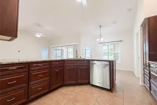 3339 Sheffield Cir, Sarasota, FL 34239 - Photo 7