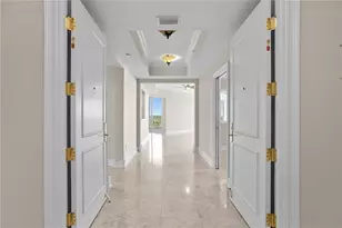 300 Beach Dr NE, Saint Petersburg, FL 33701 - Photo 9