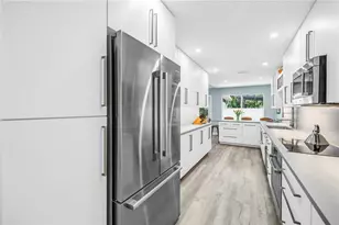 355 Red Cedar Ct NE, Saint Petersburg, FL 33703 - Photo 15