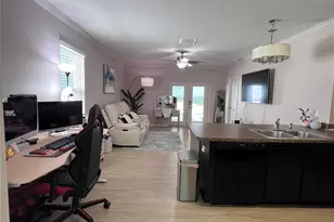 10120 Hawk Storm Ave, Tampa, FL 33610 - Photo 7