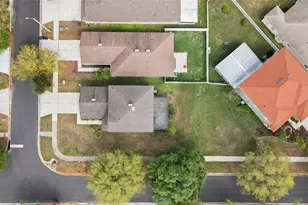 8001 Canterbury Lake Blvd, Tampa, FL 33619 - Photo 27