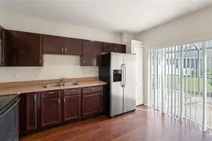 8001 Canterbury Lake Blvd, Tampa, FL 33619 - Photo 7