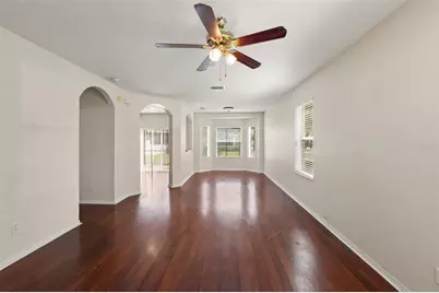 8001 Canterbury Lake Boulevard, Tampa, FL 33619 - Photo 5