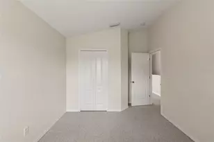 8001 Canterbury Lake Blvd, Tampa, FL 33619 - Photo 15