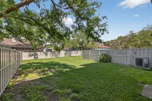 713 Caya Costa Ct NE, Saint Petersburg, FL 33702 - Photo 35