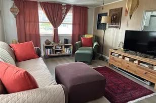 7213 Mt Essex Dr NE, Saint Petersburg, FL 33702 - Photo 3