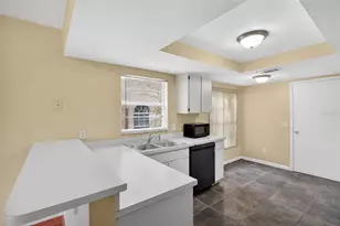 9761 Fox Chapel Rd, Tampa, FL 33647 - Photo 11