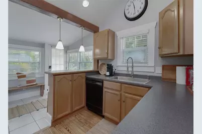 1201 Highland Street N, Saint Petersburg, FL 33701 - Photo 7