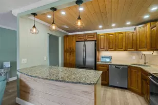 203 Aspen Cir, Seminole, FL 33777 - Photo 15