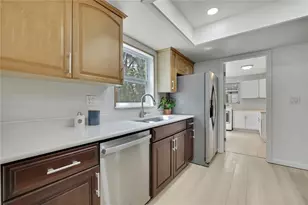8424 Stillbrook Ave, Tampa, FL 33615 - Photo 9