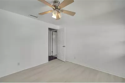 8424 Stillbrook Avenue, Tampa, FL 33615 - Photo 41