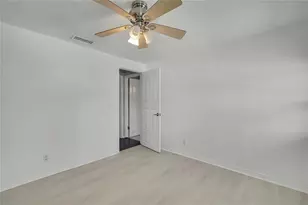 8424 Stillbrook Ave, Tampa, FL 33615 - Photo 41