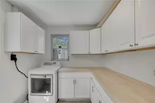 8424 Stillbrook Ave, Tampa, FL 33615 - Photo 11