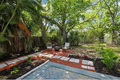 8424 Stillbrook Avenue, Tampa, FL 33615 - Photo 9