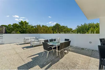 7647 Sanderling Road, Sarasota, FL 34242 - Photo 5