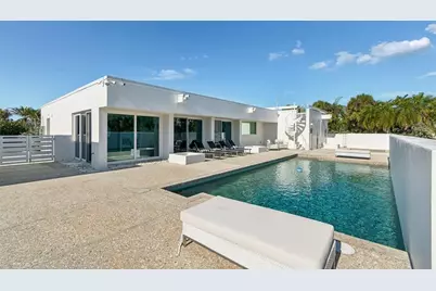 7647 Sanderling Road, Sarasota, FL 34242 - Photo 7