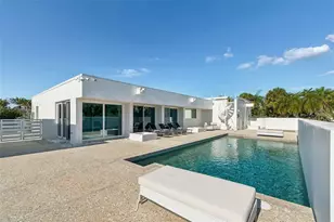 7647 Sanderling Rd, Sarasota, FL 34242 - Photo 7