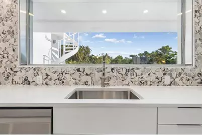 7647 Sanderling Road, Sarasota, FL 34242 - Photo 35