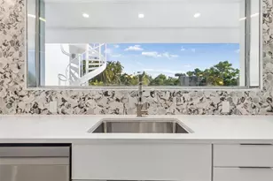 7647 Sanderling Rd, Sarasota, FL 34242 - Photo 35