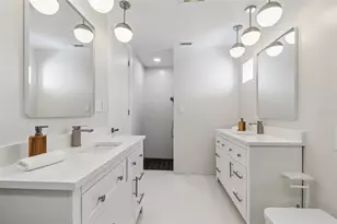 7647 Sanderling Rd, Sarasota, FL 34242 - Photo 21